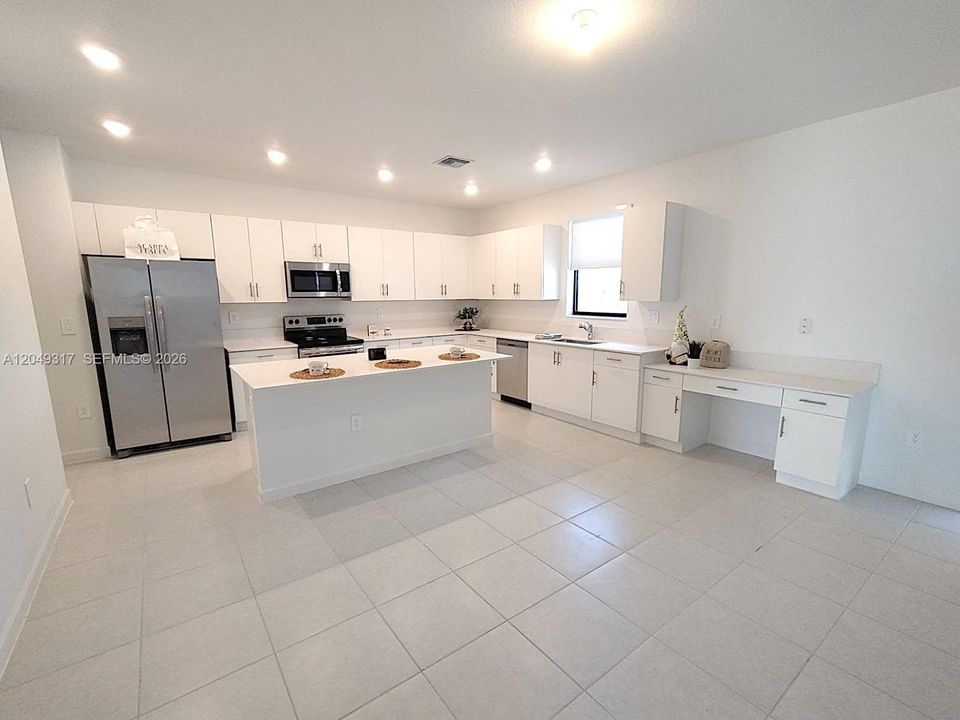 For Rent: $3,700 (4 beds, 3 baths, 1827 Square Feet)