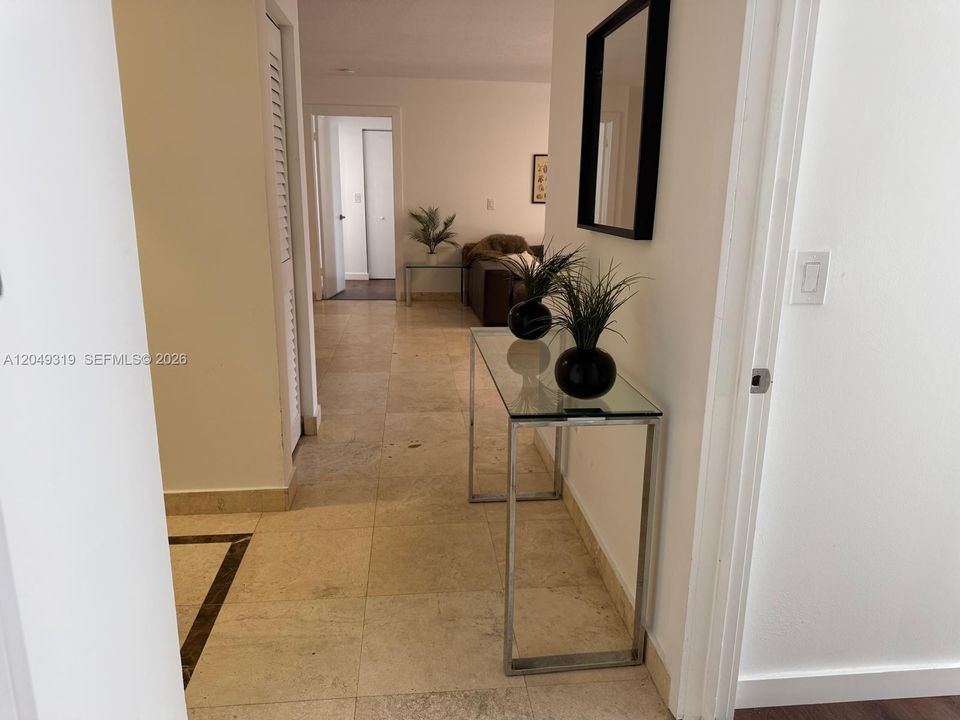 En Venta: $635,900 (3 camas, 2 baños, 1320 Pies cuadrados)