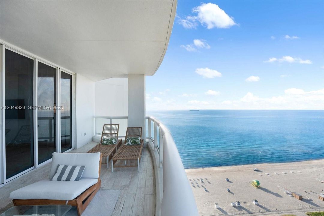 For Rent: $9,500 (2 beds, 2 baths, 1250 Square Feet)