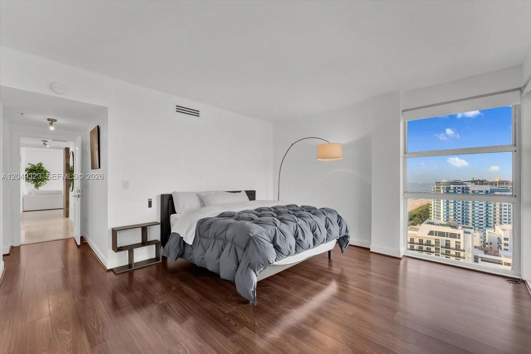 For Rent: $9,500 (2 beds, 2 baths, 1250 Square Feet)