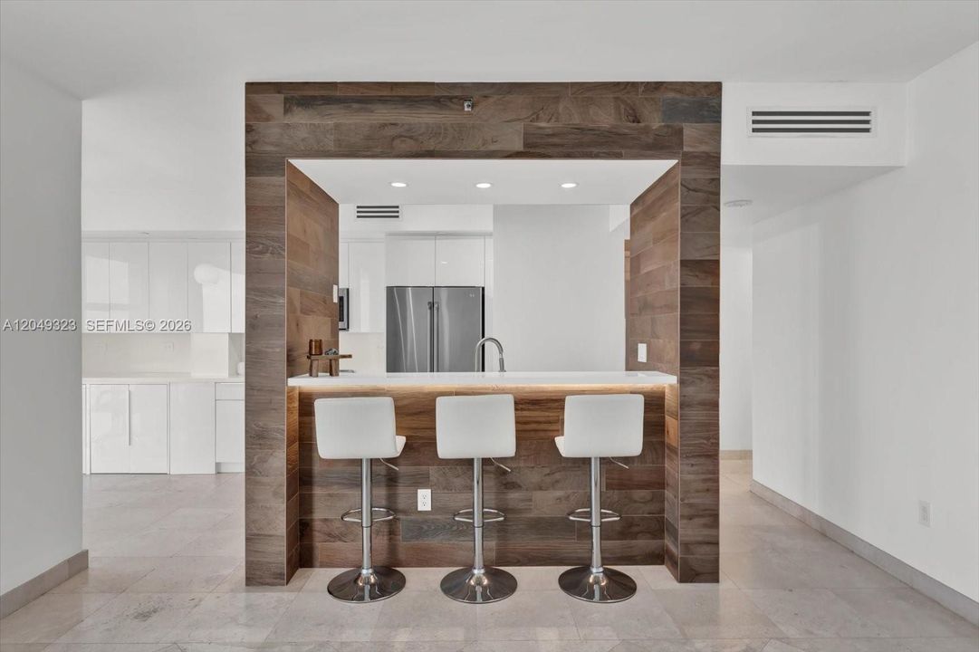 For Rent: $9,500 (2 beds, 2 baths, 1250 Square Feet)