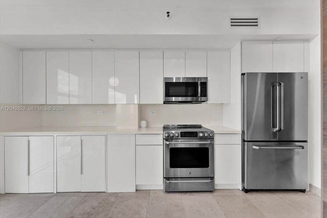 For Rent: $9,500 (2 beds, 2 baths, 1250 Square Feet)