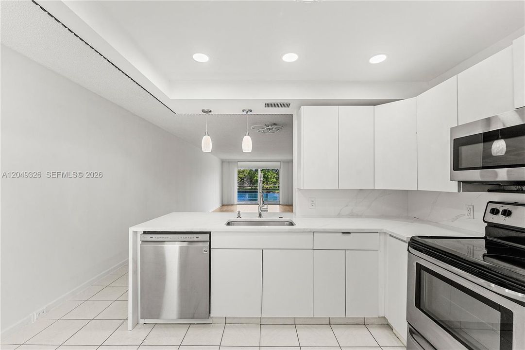 For Sale: $172,000 (2 beds, 2 baths, 1156 Square Feet)