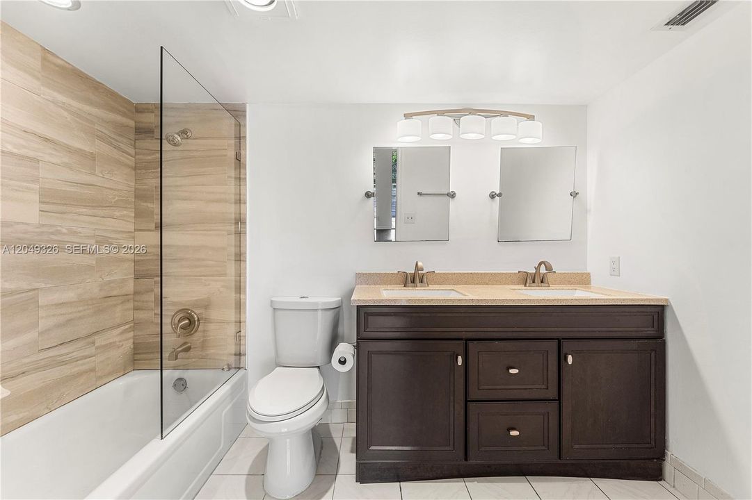 For Sale: $172,000 (2 beds, 2 baths, 1156 Square Feet)