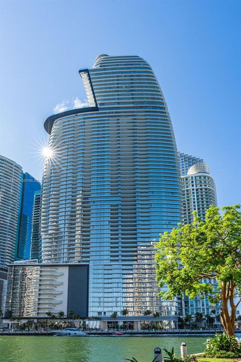 For Sale: $1,699,000 (2 beds, 2 baths, 1437 Square Feet)