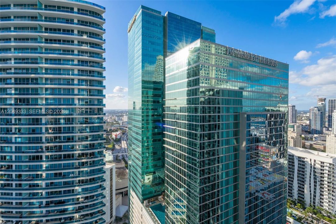 For Sale: $1,699,000 (2 beds, 2 baths, 1437 Square Feet)