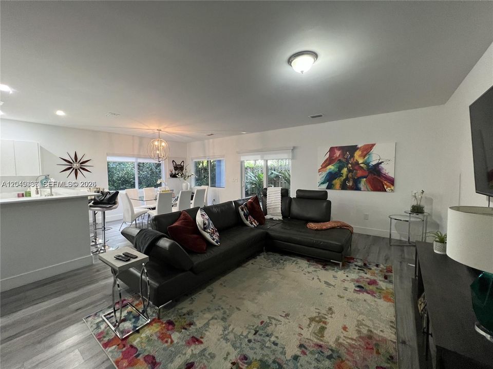 For Rent: $4,150 (3 beds, 3 baths, 1970 Square Feet)