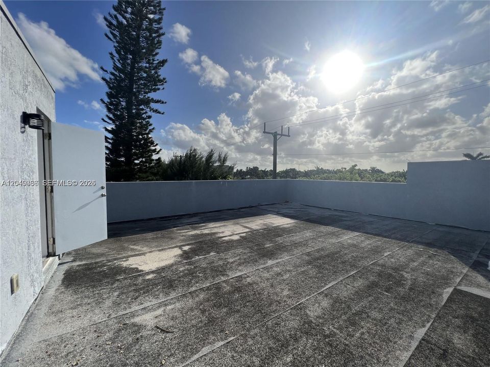 For Rent: $4,150 (3 beds, 3 baths, 1970 Square Feet)