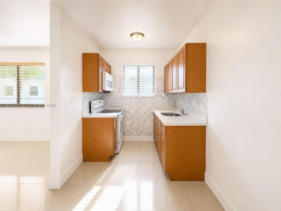 For Rent: $1,800 (1 beds, 1 baths, 2074 Square Feet)