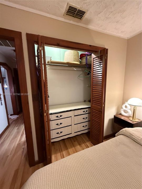 На продажу: $190,000 (3 спален, 2 ванн, 755 Квадратных фут)