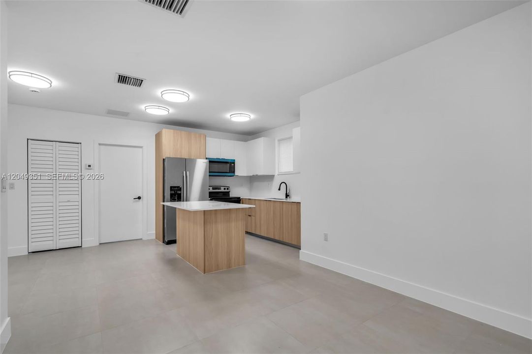 For Rent: $3,200 (3 beds, 2 baths, 1150 Square Feet)