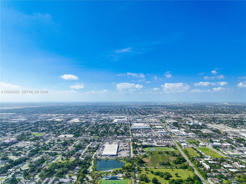 For Sale: $399,999 (2 beds, 1 baths, 851 Square Feet)