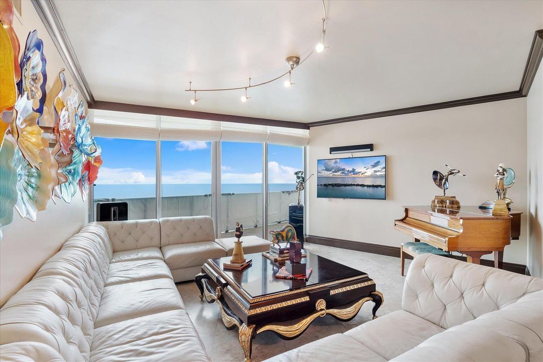 09-3101 S Ocean Dr apt 2707_009