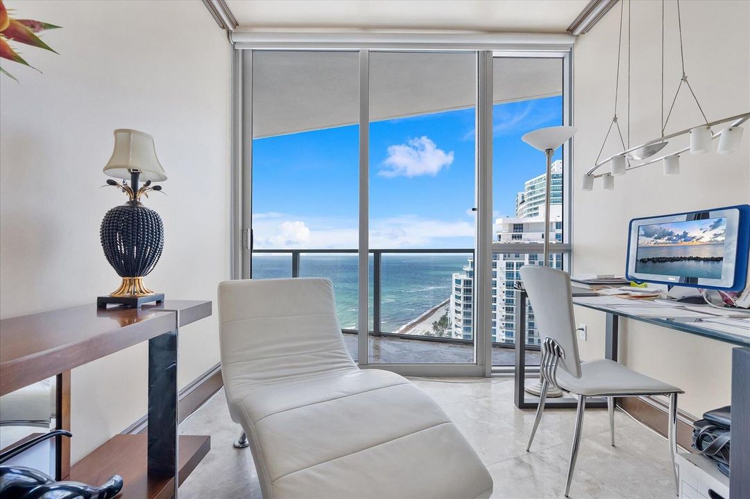 38-3101 S Ocean Dr apt 2707 missing room