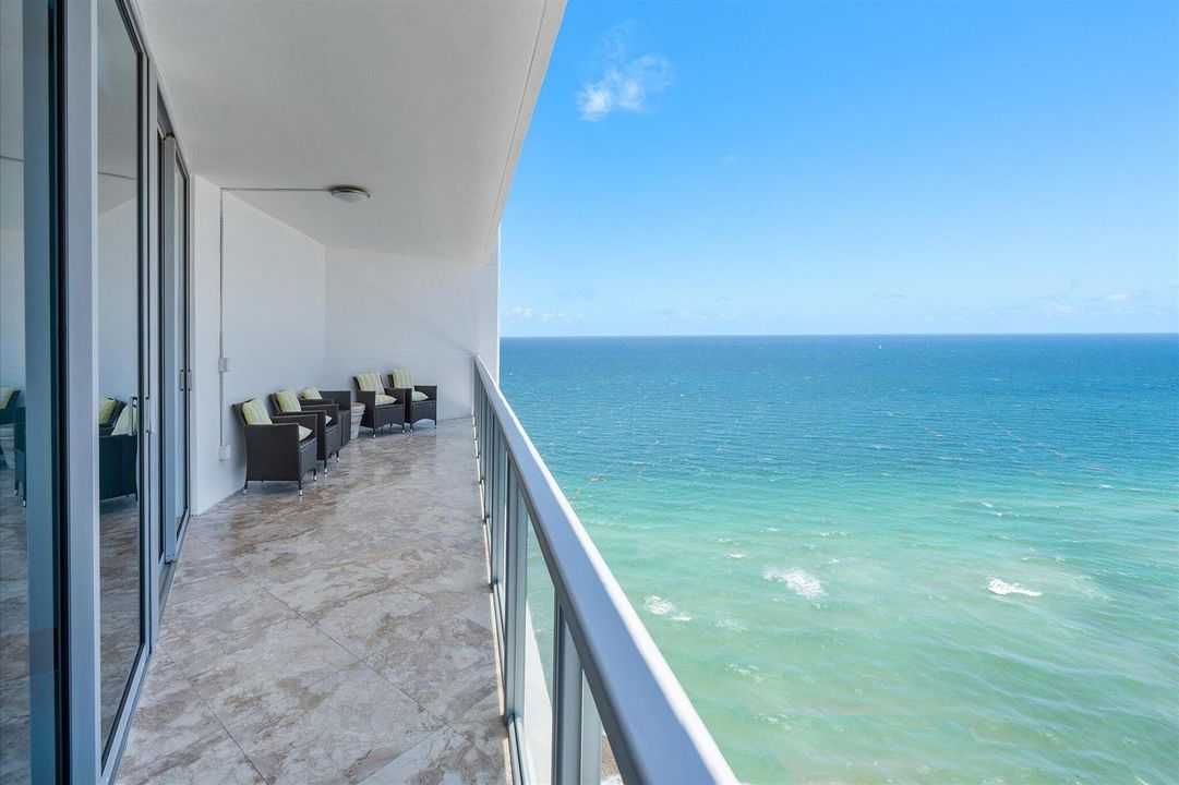 41-3101 S Ocean Dr apt 2707_035