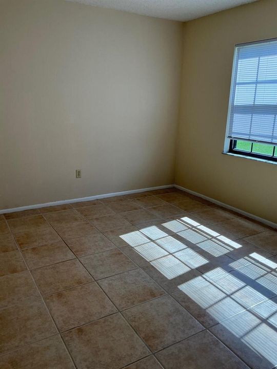 1537 ARENSON BD RM 2
