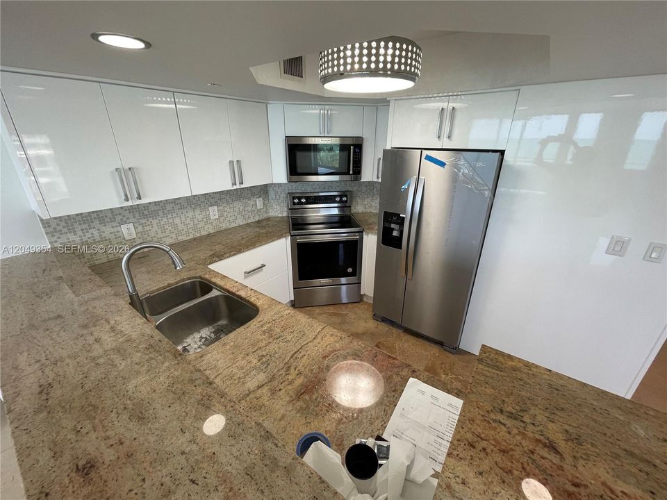 For Rent: $6,500 (2 beds, 2 baths, 1430 Square Feet)