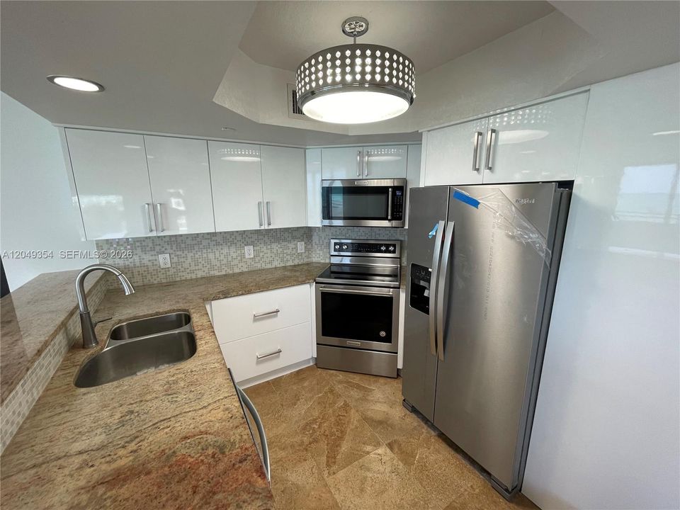 For Rent: $6,500 (2 beds, 2 baths, 1430 Square Feet)