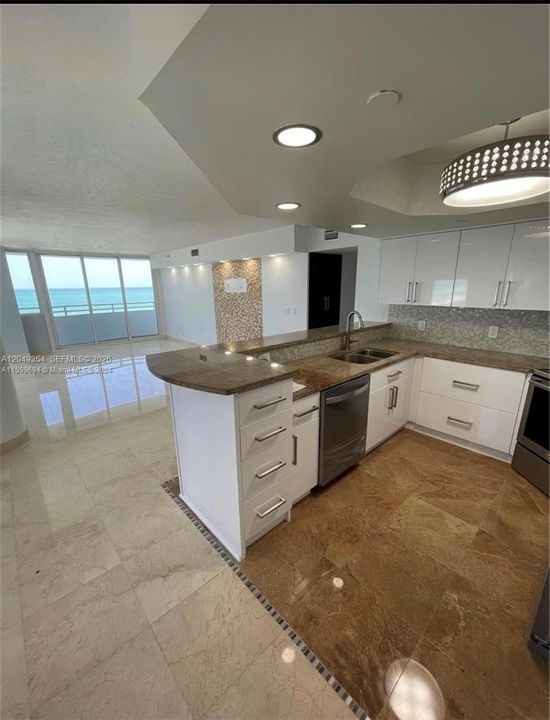 For Rent: $6,500 (2 beds, 2 baths, 1430 Square Feet)