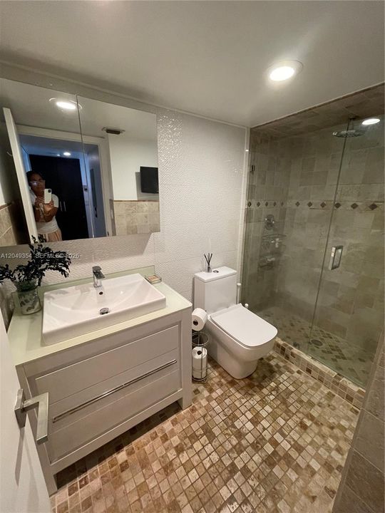 For Rent: $6,500 (2 beds, 2 baths, 1430 Square Feet)