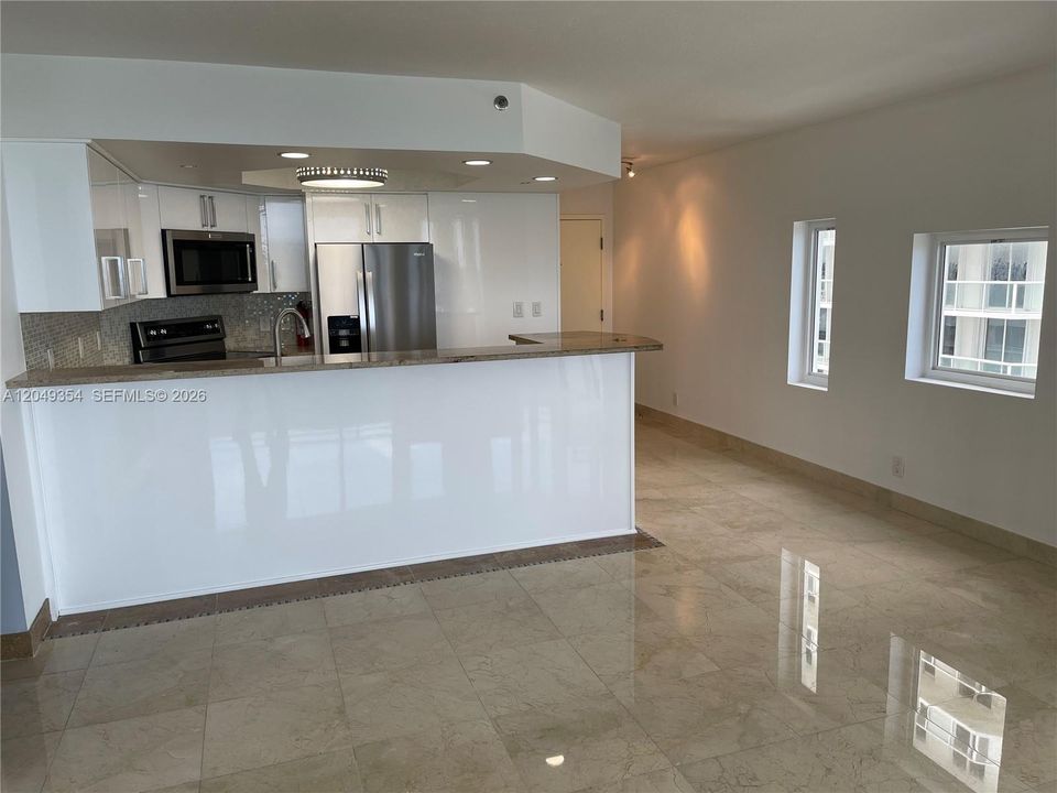 For Rent: $6,500 (2 beds, 2 baths, 1430 Square Feet)