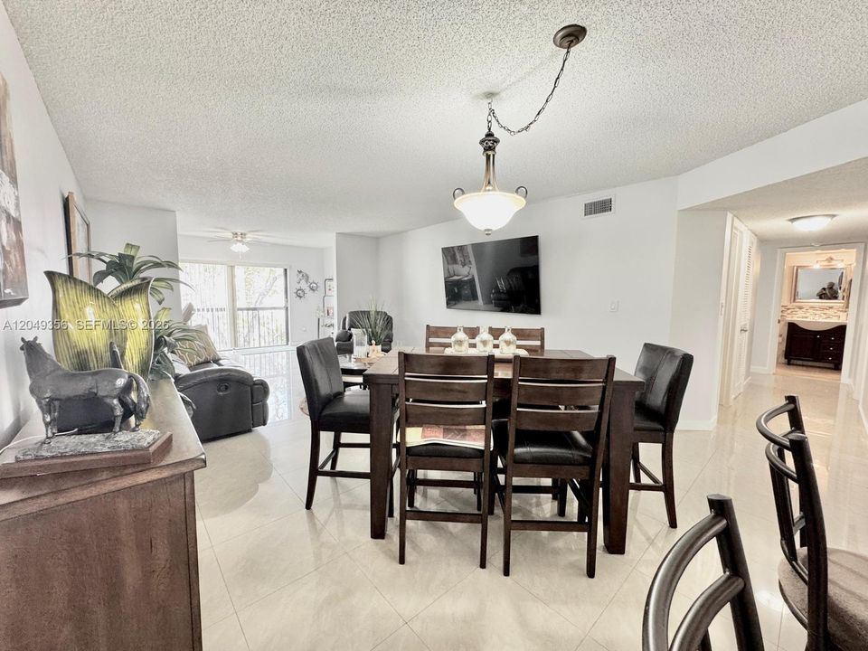 For Sale: $175,000 (2 beds, 2 baths, 1270 Square Feet)
