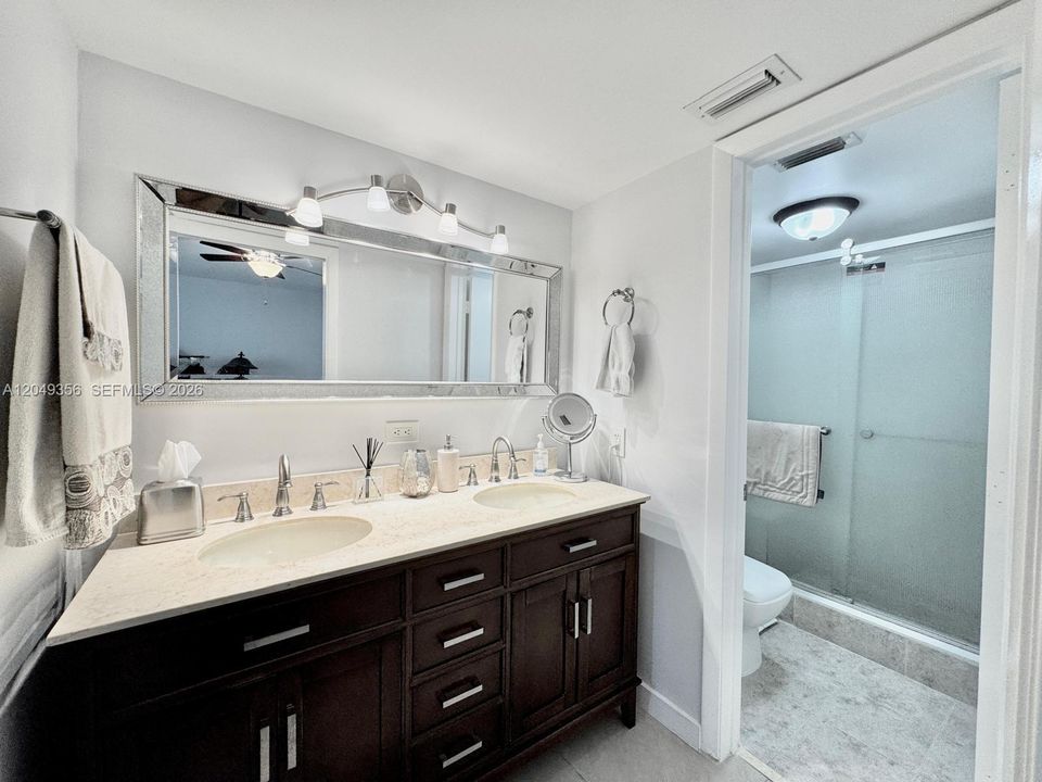 For Sale: $175,000 (2 beds, 2 baths, 1270 Square Feet)