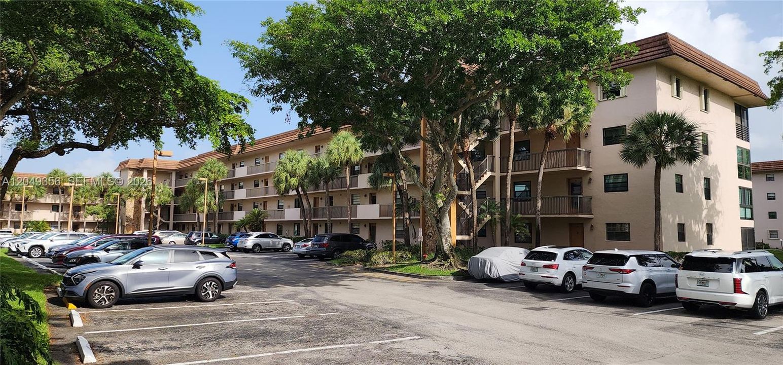For Sale: $175,000 (2 beds, 2 baths, 1270 Square Feet)