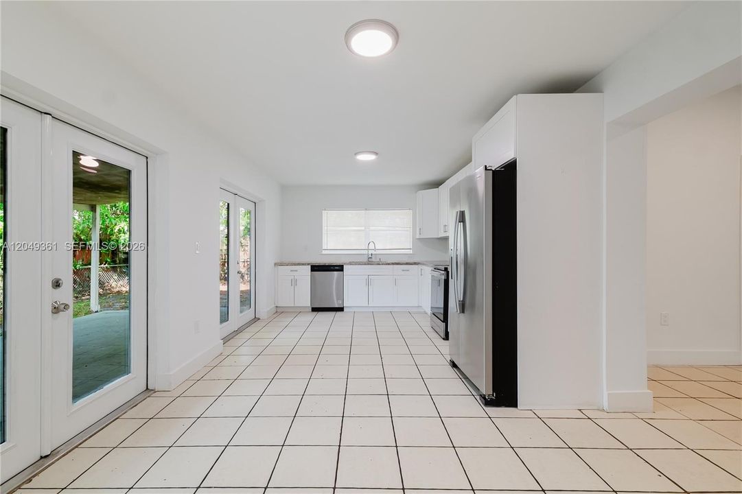 For Rent: $3,000 (3 beds, 2 baths, 1263 Square Feet)