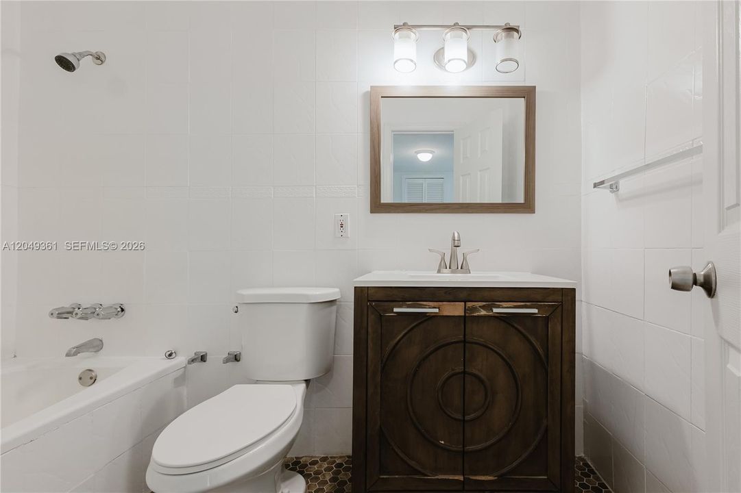 For Rent: $3,000 (3 beds, 2 baths, 1263 Square Feet)