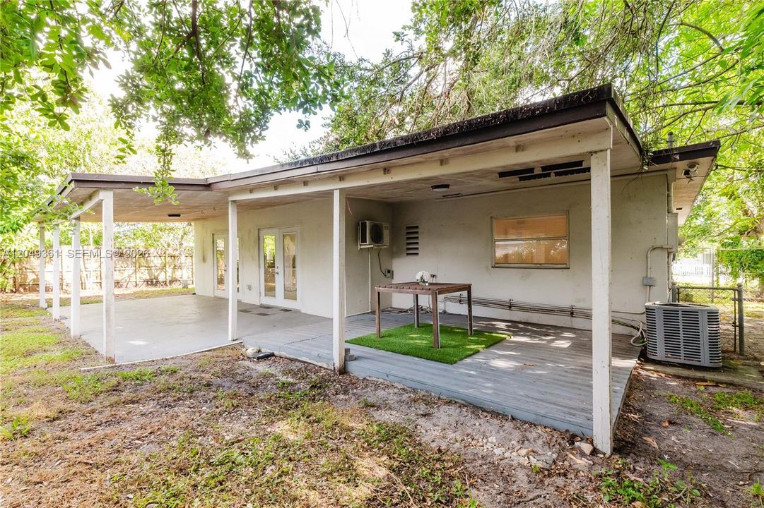 For Rent: $3,000 (3 beds, 2 baths, 1263 Square Feet)