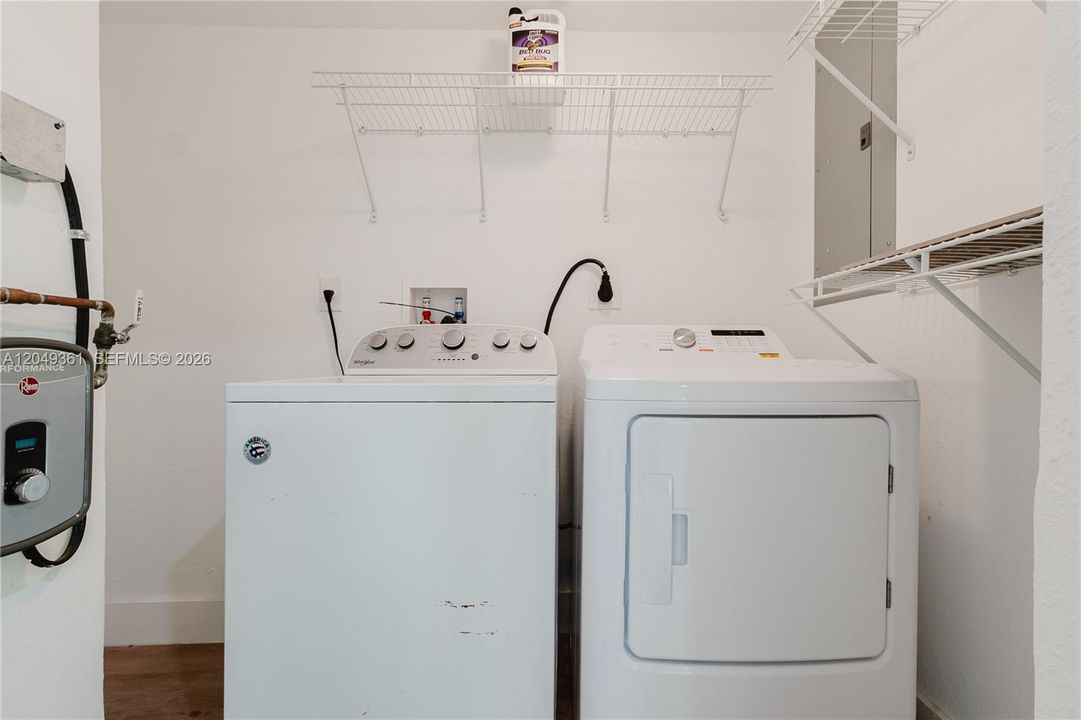 For Rent: $3,000 (3 beds, 2 baths, 1263 Square Feet)