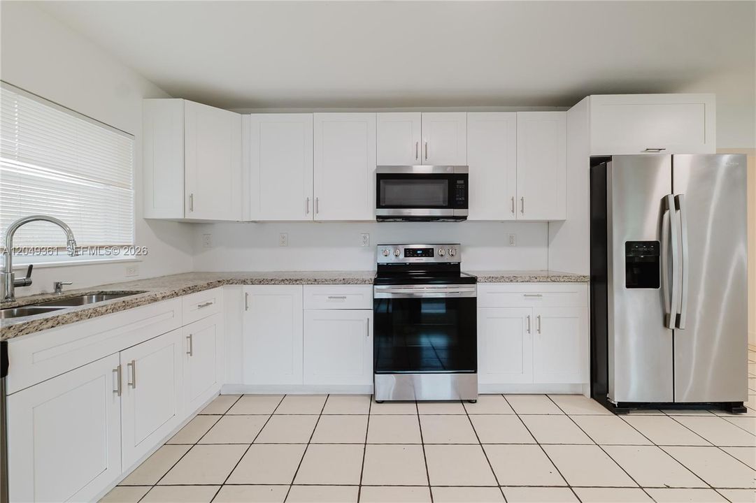 For Rent: $3,000 (3 beds, 2 baths, 1263 Square Feet)