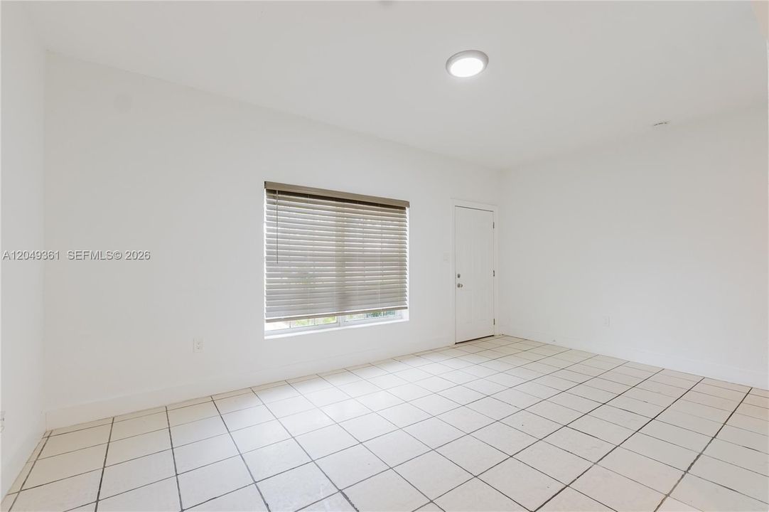 For Rent: $3,000 (3 beds, 2 baths, 1263 Square Feet)