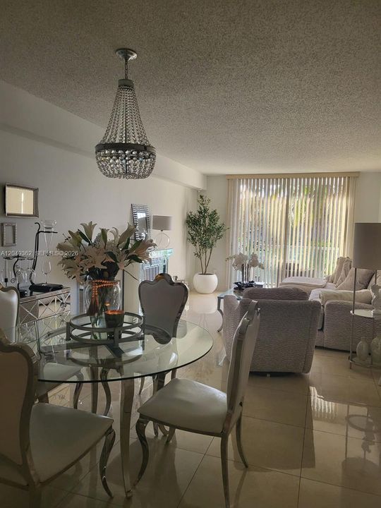 For Rent: $2,850 (2 beds, 1 baths, 1056 Square Feet)