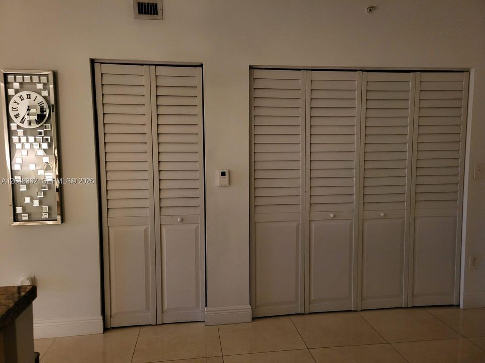 For Rent: $2,850 (2 beds, 1 baths, 1056 Square Feet)