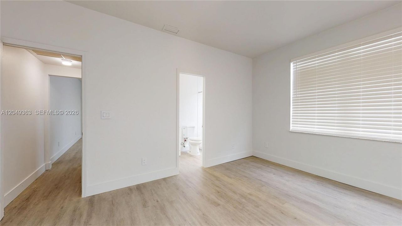 For Rent: $1,900 (1 beds, 1 baths, 450 Square Feet)