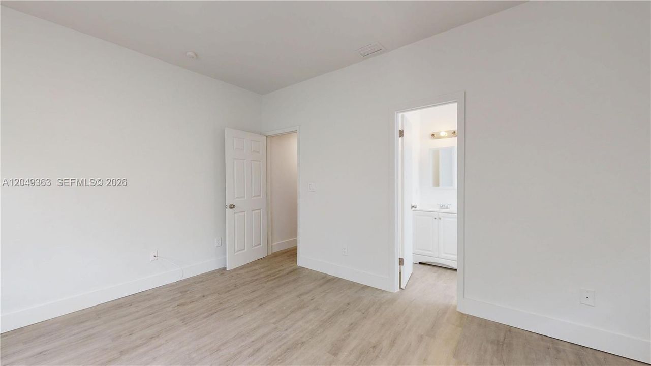 For Rent: $1,900 (1 beds, 1 baths, 450 Square Feet)