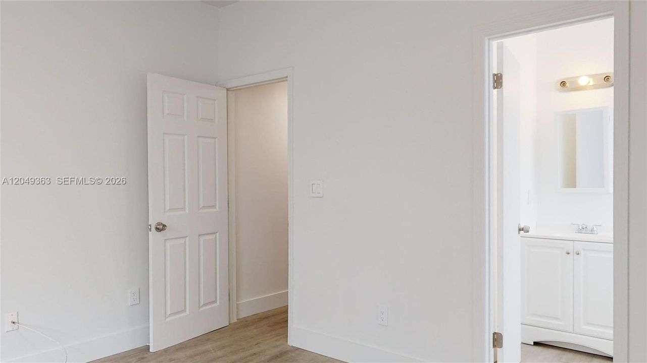 For Rent: $1,900 (1 beds, 1 baths, 450 Square Feet)