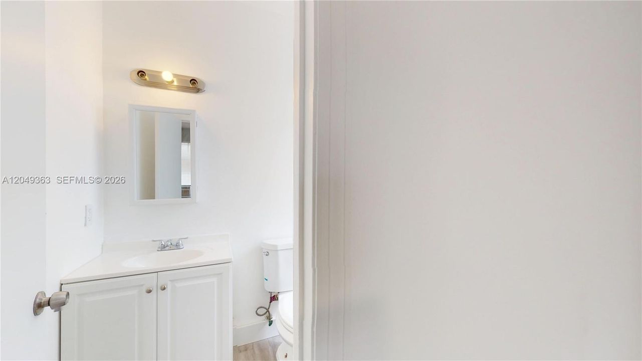 For Rent: $1,900 (1 beds, 1 baths, 450 Square Feet)