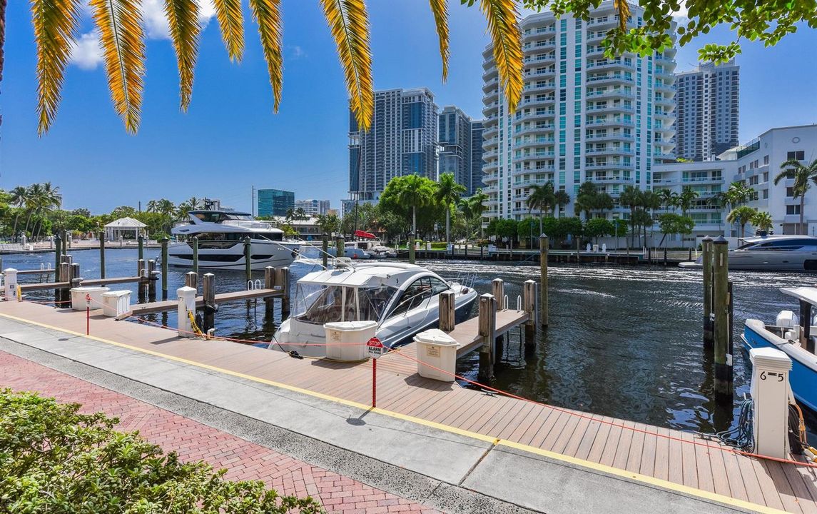 Dock 2