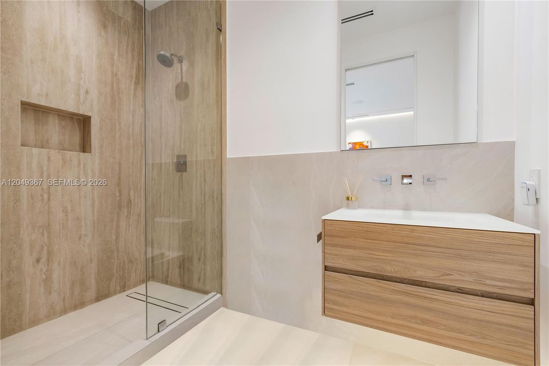En Renta: $40,000 (5 camas, 5 baños, 5818 Pies cuadrados)