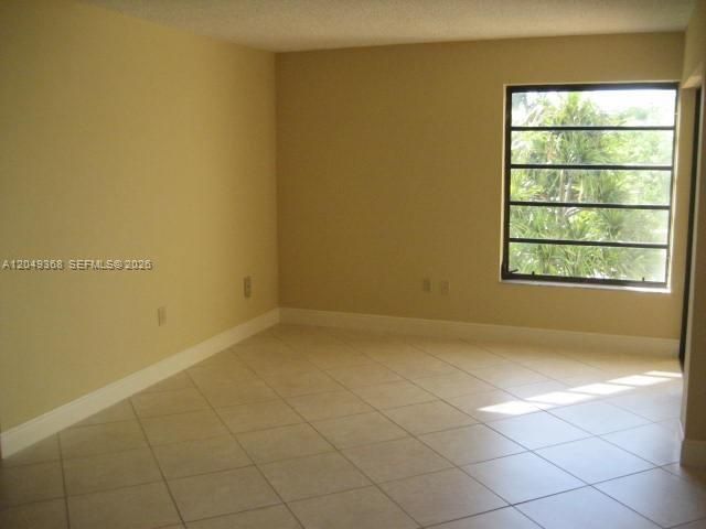 For Rent: $2,600 (3 beds, 2 baths, 1150 Square Feet)