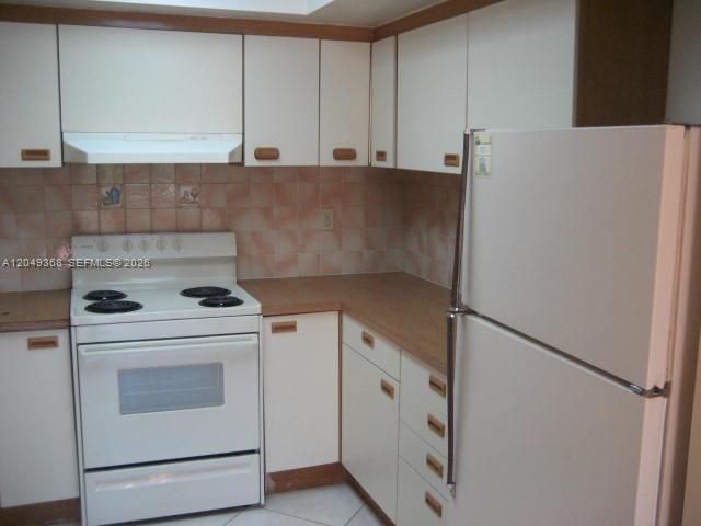 For Rent: $2,600 (3 beds, 2 baths, 1150 Square Feet)