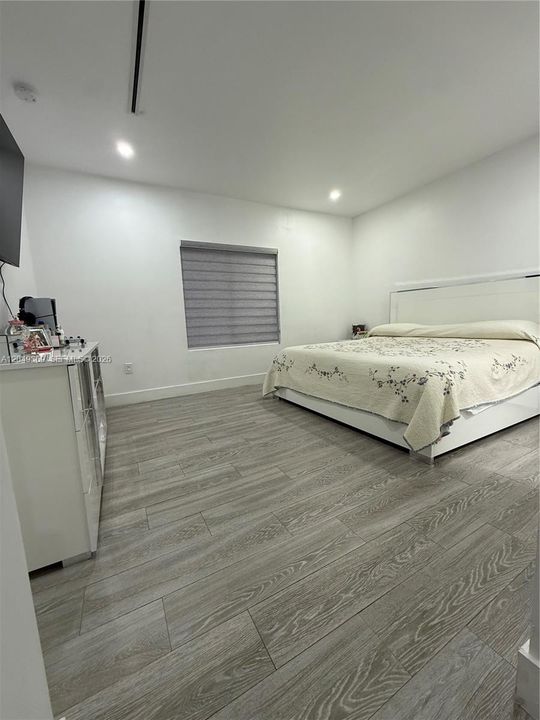 For Rent: $3,700 (3 beds, 2 baths, 1345 Square Feet)