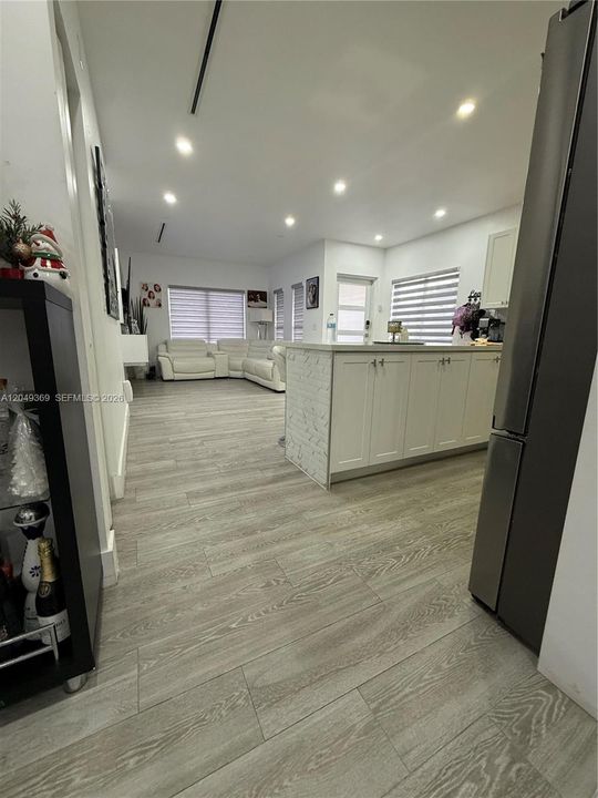 For Rent: $3,700 (3 beds, 2 baths, 1345 Square Feet)