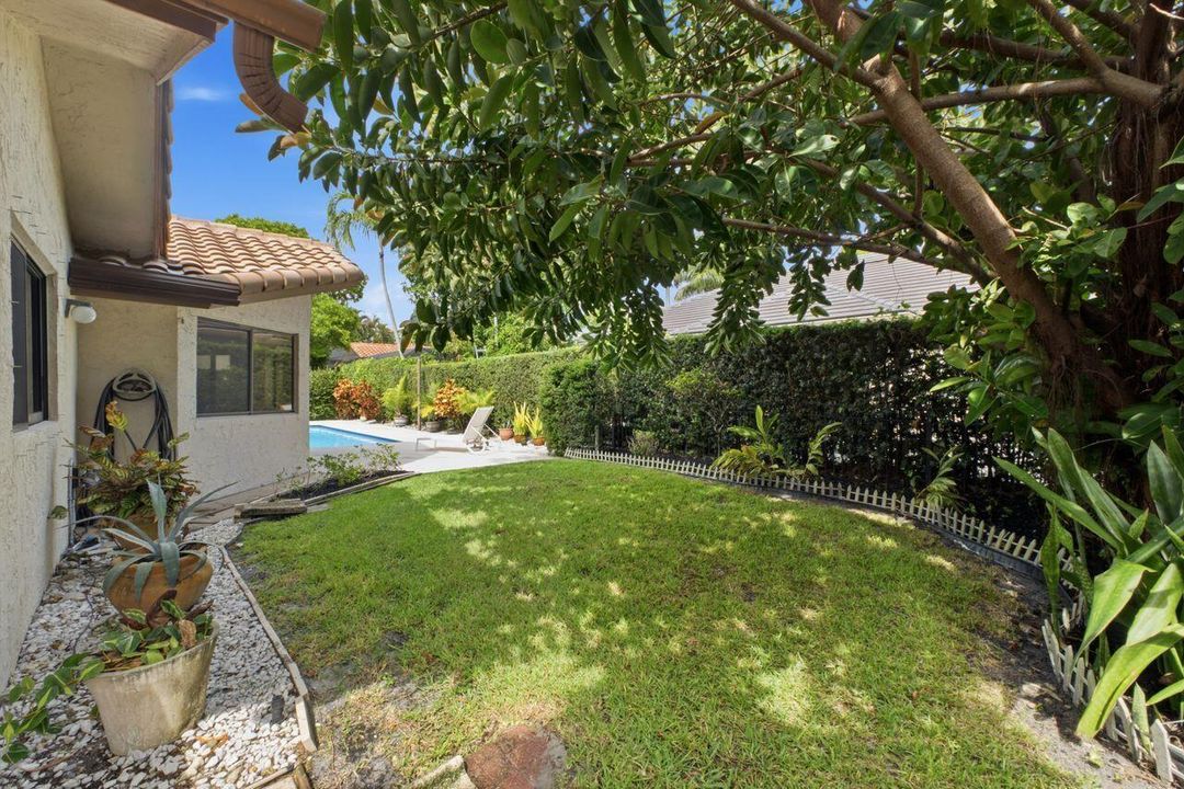 2719_Oak_Tree_Ln_046