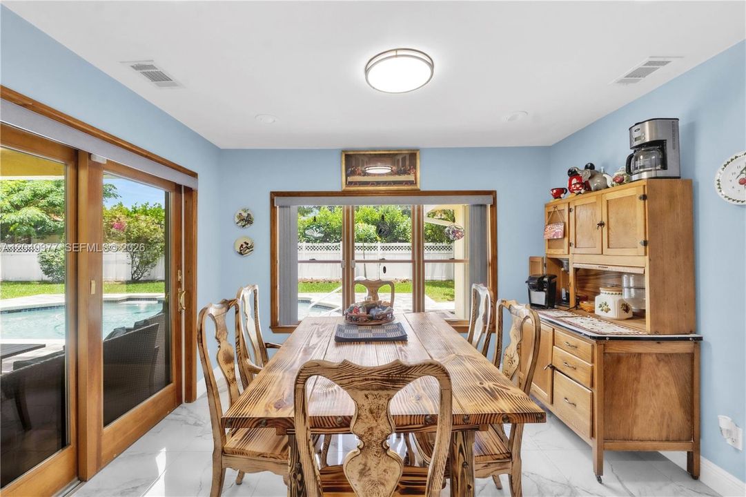Dining off kitchen