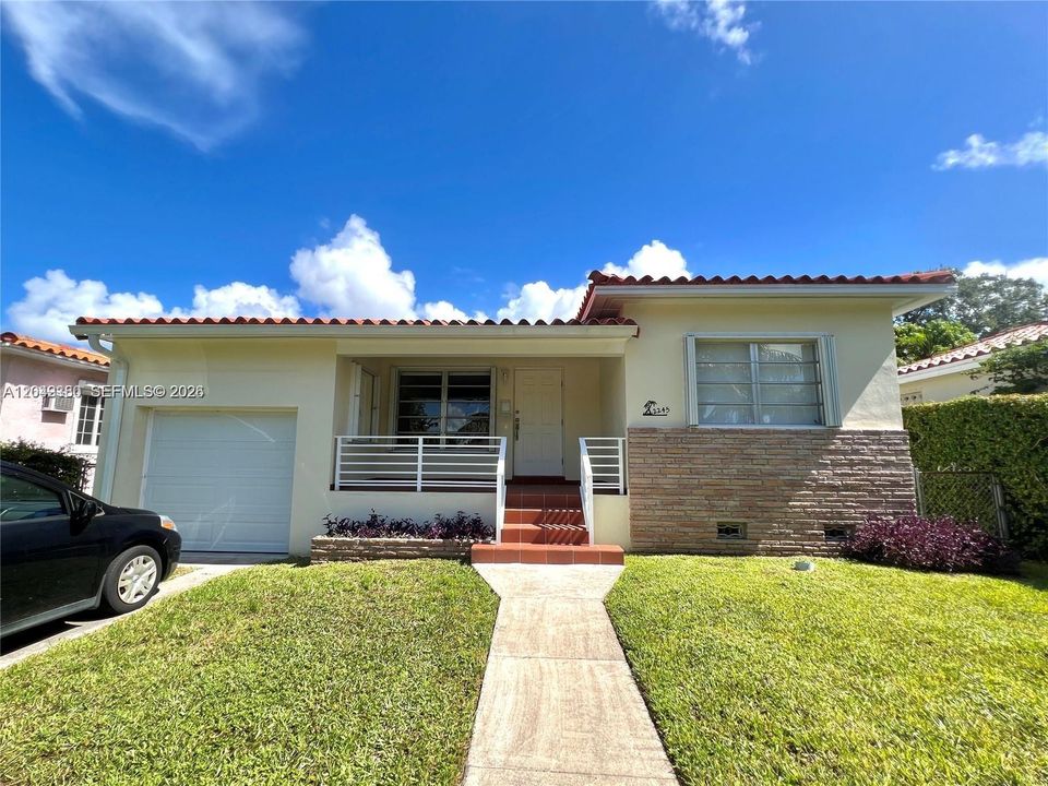 For Rent: $4,990 (3 beds, 2 baths, 1700 Square Feet)