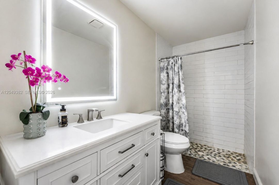 walk in shower master bedroom